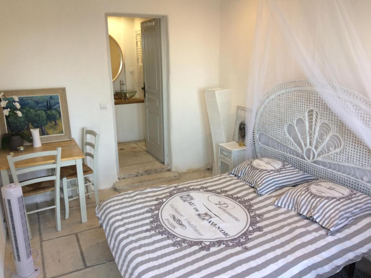 Auberge De La Croix Du Pape Èze Zewnętrze zdjęcie