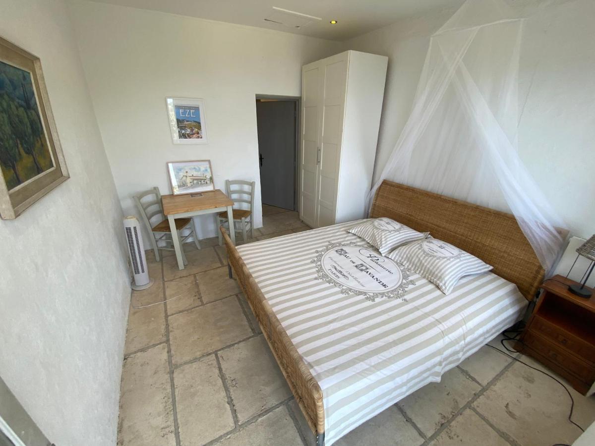 Auberge De La Croix Du Pape Èze Zewnętrze zdjęcie